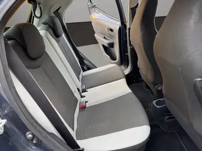 Toyota Aygo 1.0 VVT-i X-Play 2016 — Citadine fiable, économe et sans accident — Thumbnail 18