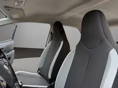 Toyota Aygo 1.0 VVT-i X-Play 2016 — Citadine fiable, économe et sans accident — Thumbnail 21