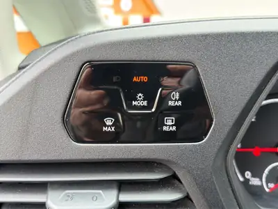 VW Caddy Kombi 2.0 TDI — Monospace familial 7 places, diesel économique et équipé — Miniature 23