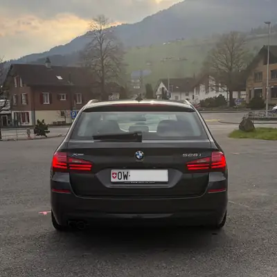 BMW 528i Touring xDrive — Monospace premium tous terrains, 245 ch et traction intégrale — Armaturenbrett