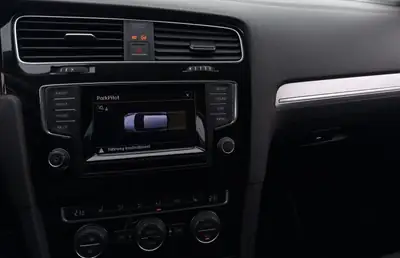 VW Golf 1.4 TSI Cup — Citadine dynamique, contrôle technique et révision inclus — Thumbnail 13