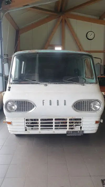 Ford Econoline Heavy Duty 1965 — Transporter légendaire, moteur essence fiable — Heckansicht