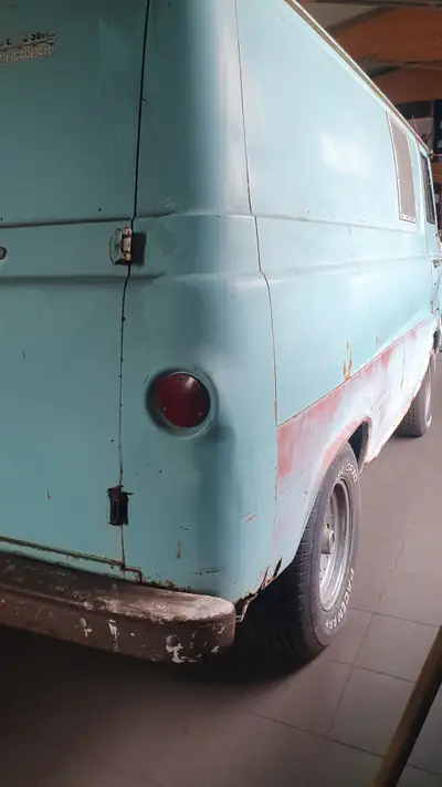 Ford Econoline Heavy Duty 1965 — Transporter légendaire, moteur essence fiable — Miniatur 8