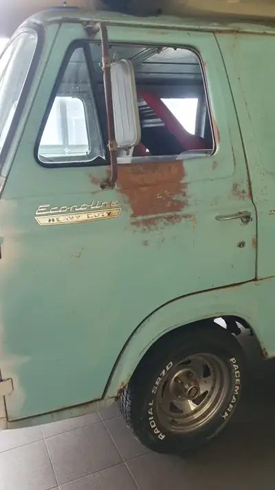 Ford Econoline Heavy Duty 1965 — Transporter légendaire, moteur essence fiable — Miniatur 10