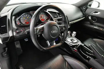 Audi R8 Coupé 4.2 — Supercar légendaire, état collection, faible kilométrage — Miniature 10