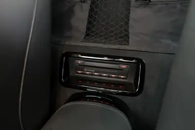 Audi R8 Coupé 4.2 — Supercar légendaire, état collection, faible kilométrage — Miniature 12