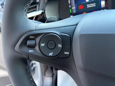 Opel Corsa 1.2 MHEV GS-Line — Citadine hybride légère, neuve et garantie constructeur — Thumbnail 25