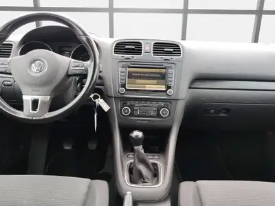VW Golf 1.6 TDI BlueMotion — Diesel économe, entretien fraîchement effectué — Thumbnail 11