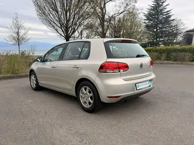 VW Golf 1.2 TSI Trendline — Compacte économe, boîte DSG, 118000 km — tableau de bord