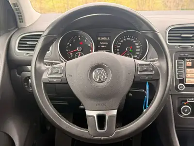 VW Golf 1.2 TSI Trendline — Compacte économe, boîte DSG, 118000 km — Miniature 13
