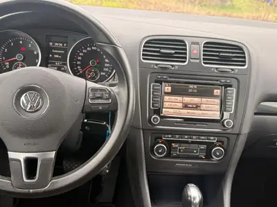 VW Golf 1.2 TSI Trendline — Compacte économe, boîte DSG, 118000 km — Miniature 15