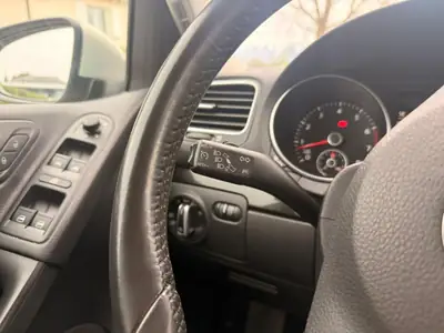 VW Golf 1.2 TSI Trendline — Compacte économe, boîte DSG, 118000 km — Miniature 16