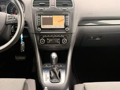 VW Golf 1.2 TSI Trendline — Compacte économe, boîte DSG, 118000 km — Miniature 25