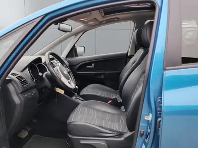 Kia Venga 1.6 CVVT Seven Automatic — Monospace polyvalent, entretien récent et sans sinistre — Thumbnail 9