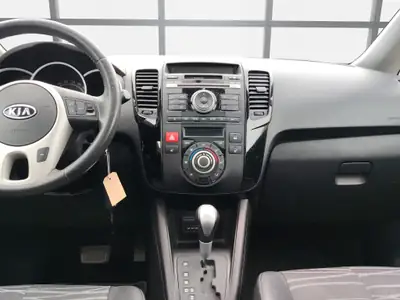 Kia Venga 1.6 CVVT Seven Automatic — Monospace polyvalent, entretien récent et sans sinistre — Thumbnail 11