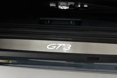 Porsche 911 GT3 — 500 ch, boîte manuelle, état impeccable et kilométrage faible — intérieur