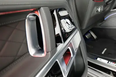Mercedes-Benz G 450d — Le SUV légendaire avec motorisation diesel performante — Miniature 7