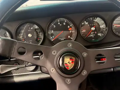 Porsche 911 E 2.2 (1971) — Légende des années 70, Veteran MFK, impeccablement entretenue — vista posteriore