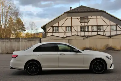 Mercedes-Benz E 220 d AMG Line 4Matic — Diesel performant, sécurité maximale, révision complète — Detail