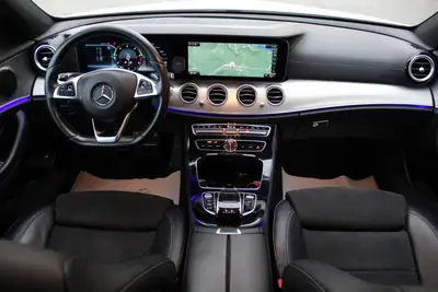 Mercedes-Benz E 220 d AMG Line 4Matic — Diesel performant, sécurité maximale, révision complète — Miniatur 11