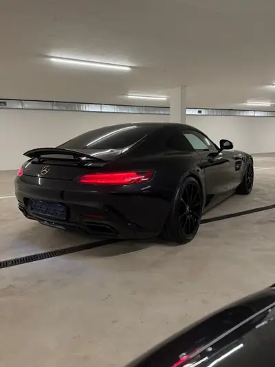 Mercedes-AMG GT S — Coupé sport pur, 510 ch et seulement 104'455 km — rear view