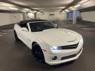 Chevrolet Camaro 6.2 Convertible — Muscle car décapotable, 405 ch, faible kilométrage — vista esterna