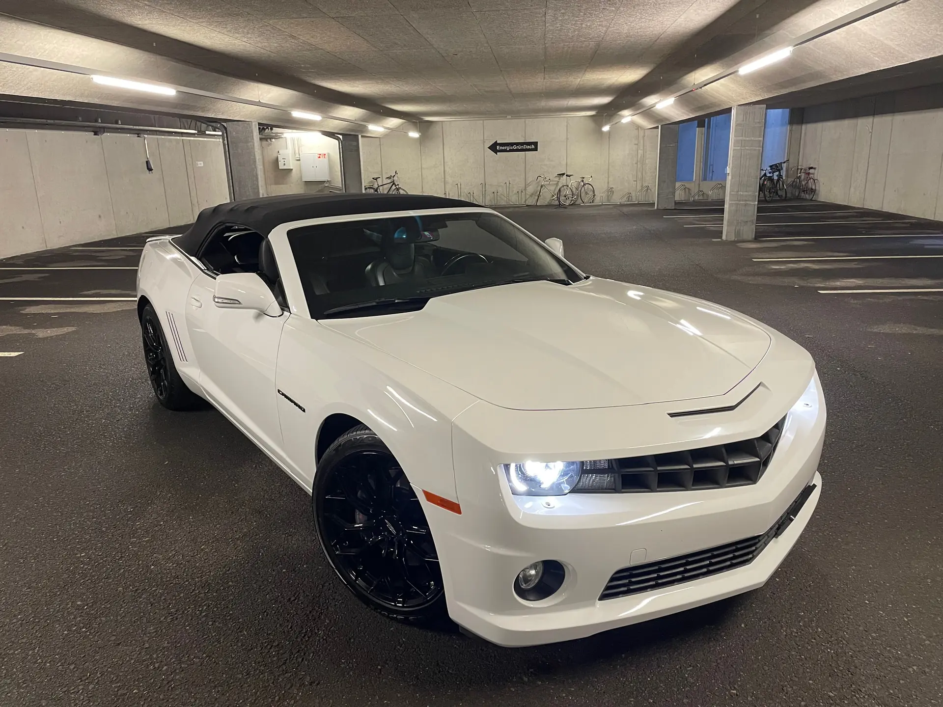 Chevrolet Camaro 6.2 Convertible — Muscle car décapotable, 405 ch, faible kilométrage — vista esterna