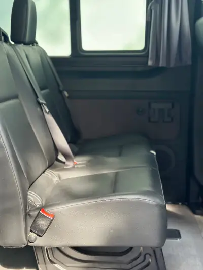 Mercedes-Benz Sprinter 319 CDI 4×4 — Utilitaire premium 190 ch, transmission automatique 9G-TRONIC — Miniature 9
