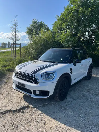 MINI Countryman Cooper S ALL4 — SUV compact sportif, 4x4 intégral et 192 ch — exterior view