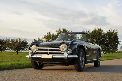 Triumph TR4A 1968 — Roadster britannique authentique, 76'000 km — vista esterna
