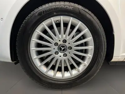 Mercedes-Benz V 250d — Monospace premium 7 places, toit panoramique et Distronic — Thumbnail 12