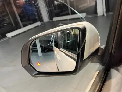 Mercedes-Benz V 250d — Monospace premium 7 places, toit panoramique et Distronic — Thumbnail 16
