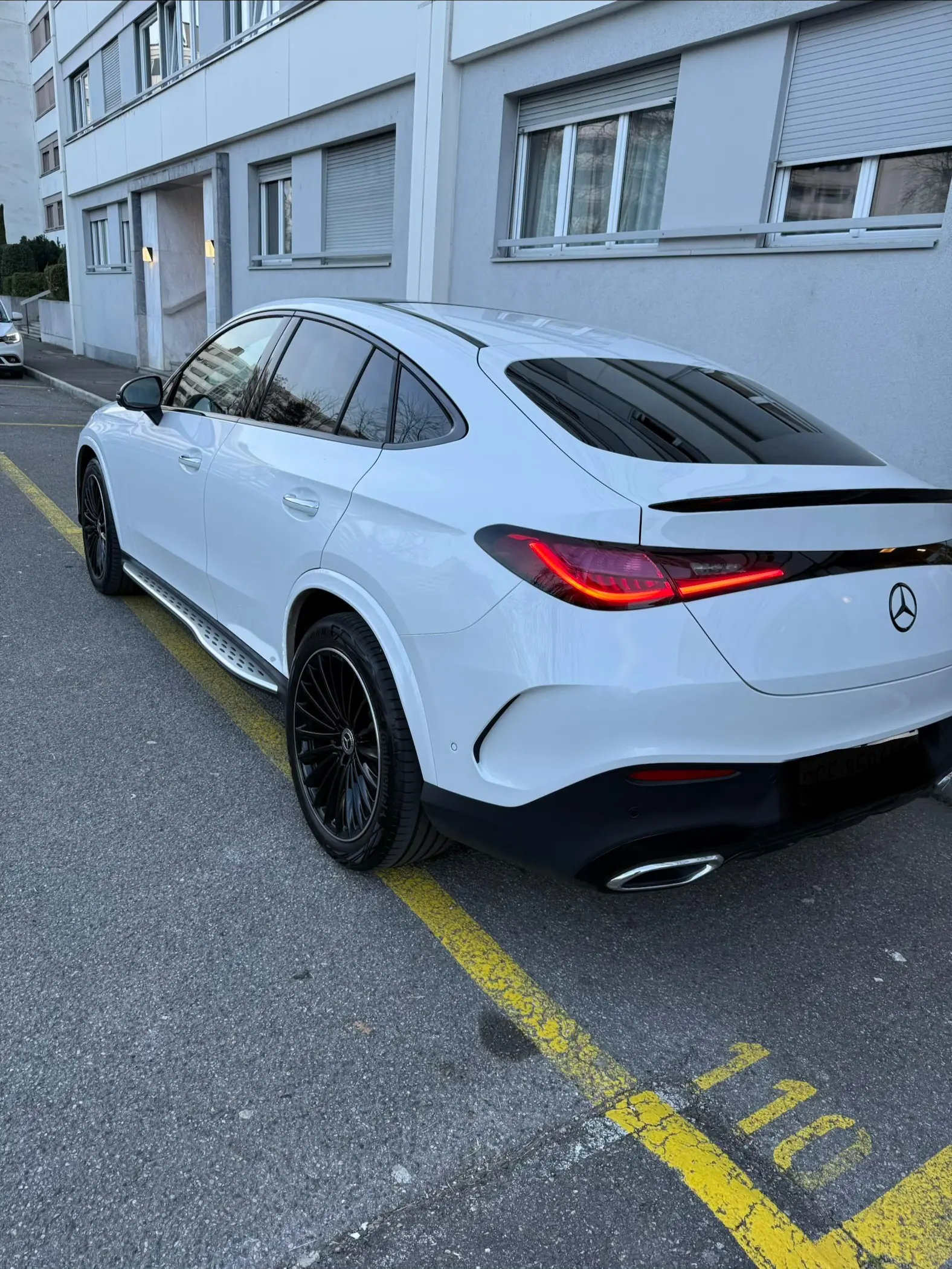 Mercedes-Benz GLC Coupé 200 4Matic — SUV coupé hybride léger, 13 800 km seulement
