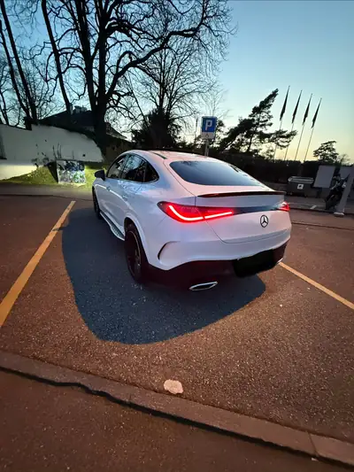 Mercedes-Benz GLC Coupé 200 4Matic — SUV coupé hybride léger, 13 800 km seulement — tableau de bord