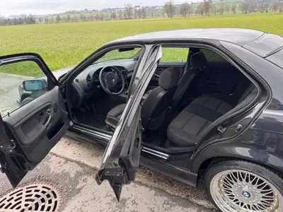 BMW 320i — Berline de prestige 1997, moteur 2.0L fiable et économe — dettaglio