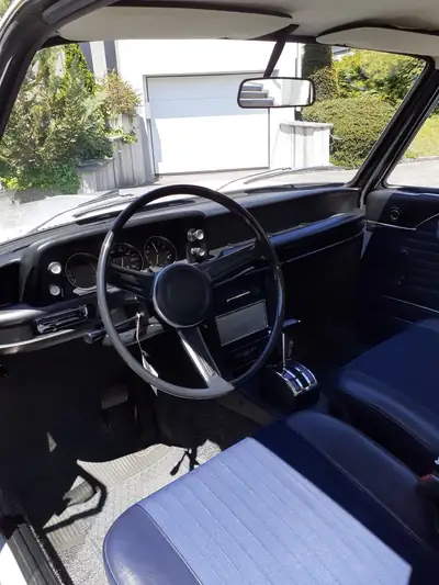 BMW 2002 — Un classique des années 70 au charme intemporel — Heckansicht