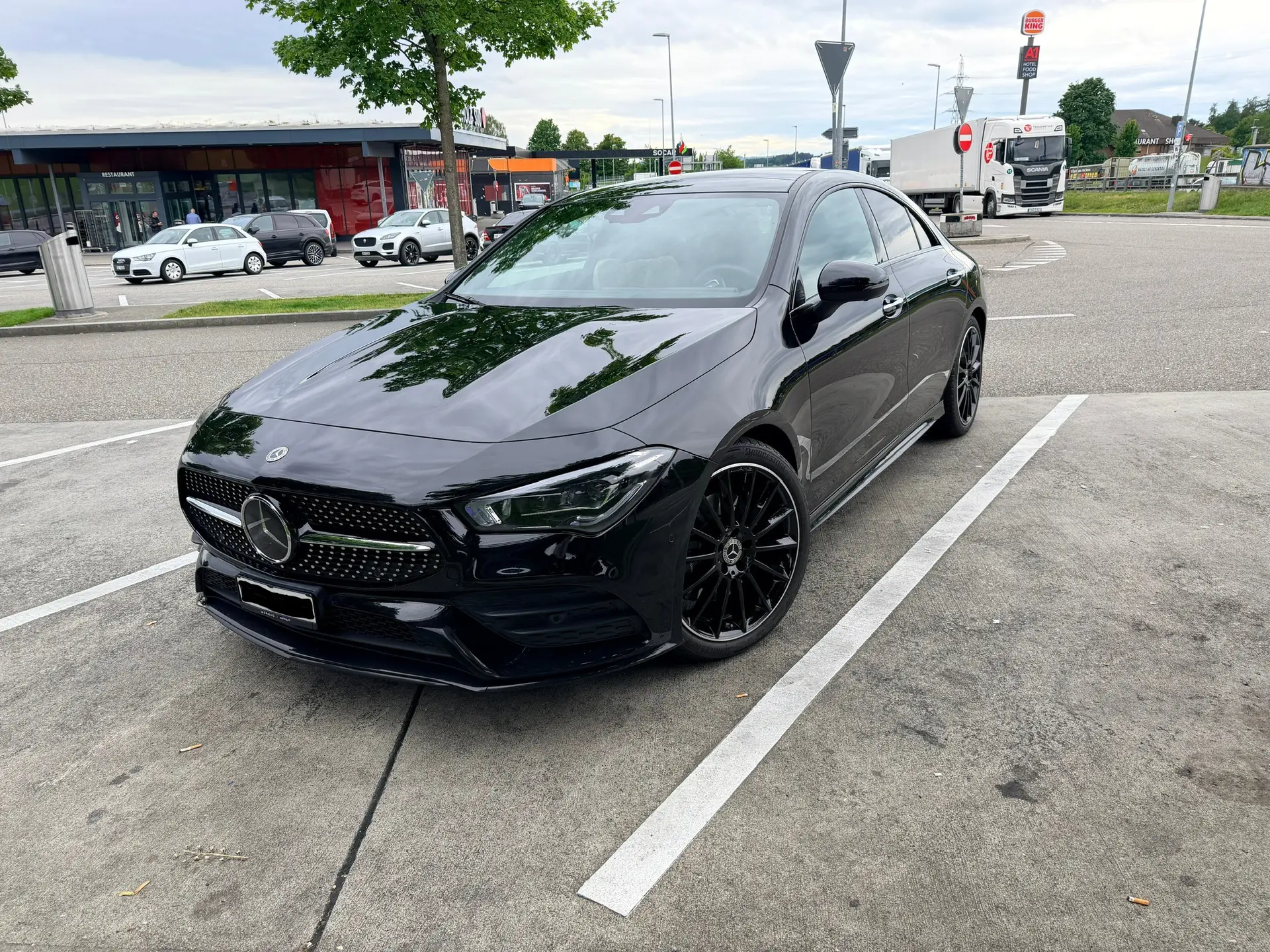 Mercedes-Benz CLA 220 d AMG Line — Élégance diesel 4Matic, seulement 25'000 km — Außenansicht