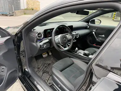 Mercedes-Benz CLA 220 d AMG Line — Élégance diesel 4Matic, seulement 25'000 km — Miniatur 8