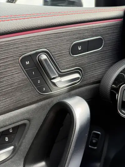 Mercedes-Benz CLA 220 d AMG Line — Élégance diesel 4Matic, seulement 25'000 km — Miniatur 12