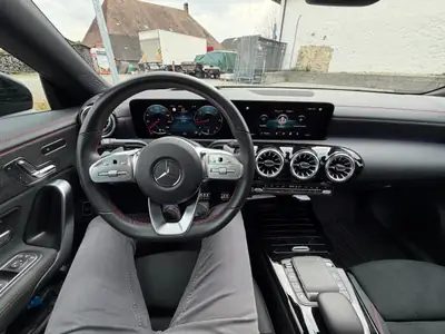 Mercedes-Benz CLA 220 d AMG Line — Élégance diesel 4Matic, seulement 25'000 km — Miniatur 11