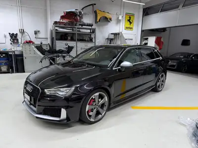 Audi RS3 2.5 TSI quattro — Berline sportive 367 ch, 150'000 km, sans accident — vista esterna