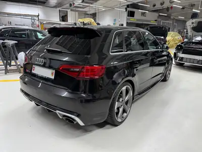 Audi RS3 2.5 TSI quattro — Berline sportive 367 ch, 150'000 km, sans accident — vista posteriore