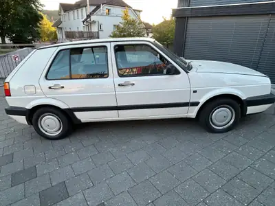 VW Golf 1800 GL — Une berline classique des années 80, fiable et économique — Seitenansicht