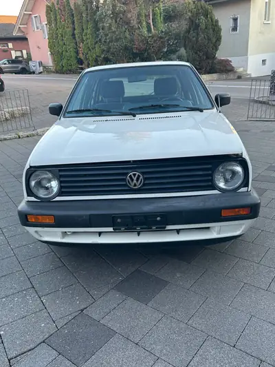 VW Golf 1800 GL — Une berline classique des années 80, fiable et économique — Heckansicht