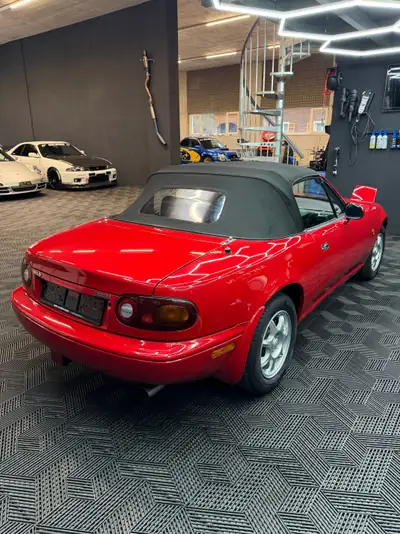 Mazda MX-5 1.8i-16 1995 — Roadster légendaire en état de collection, kilométrage préservé — detail