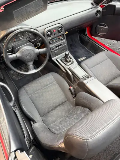 Mazda MX-5 1.8i-16 1995 — Roadster légendaire en état de collection, kilométrage préservé — Thumbnail 7