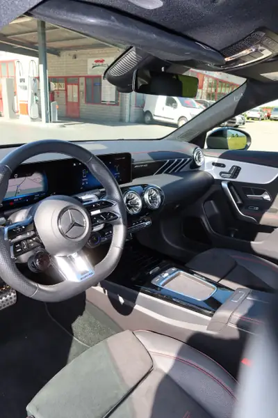 Mercedes-Benz CLA 35 AMG 4Matic — Berline sportive haute performance, 36'000 km seulement — dettaglio