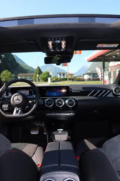 Mercedes-Benz CLA 35 AMG 4Matic — Berline sportive haute performance, 36'000 km seulement — cruscotto