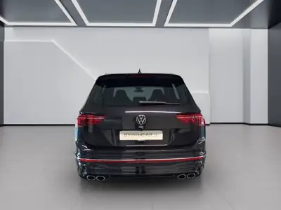 VW Tiguan 2.0 TSI R 4Motion — SUV sportif 319 ch, traction intégrale, faible kilométrage — intérieur