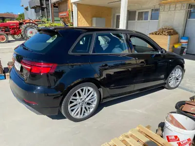 Audi A3 Sportback 35 TFSI — Élégance et dynamique, 150'000 km seulement — fianco